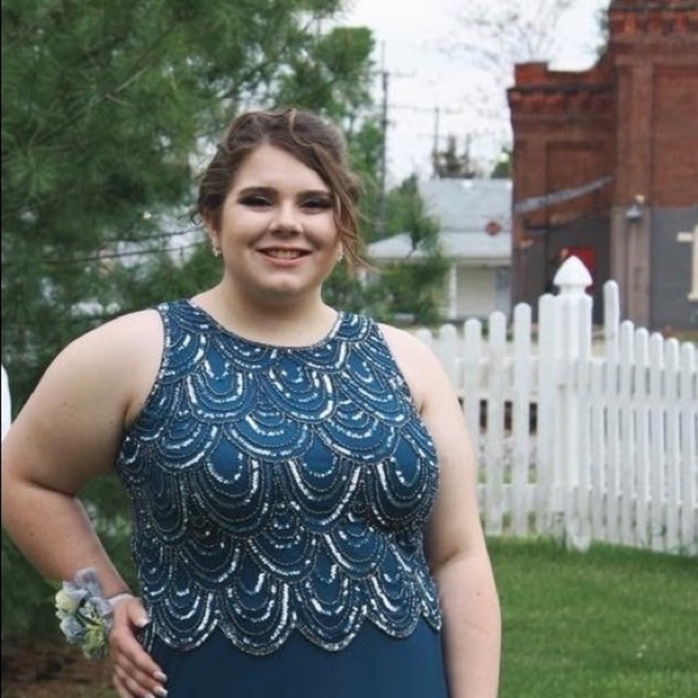 Prom Dress - Picture 3 of 6